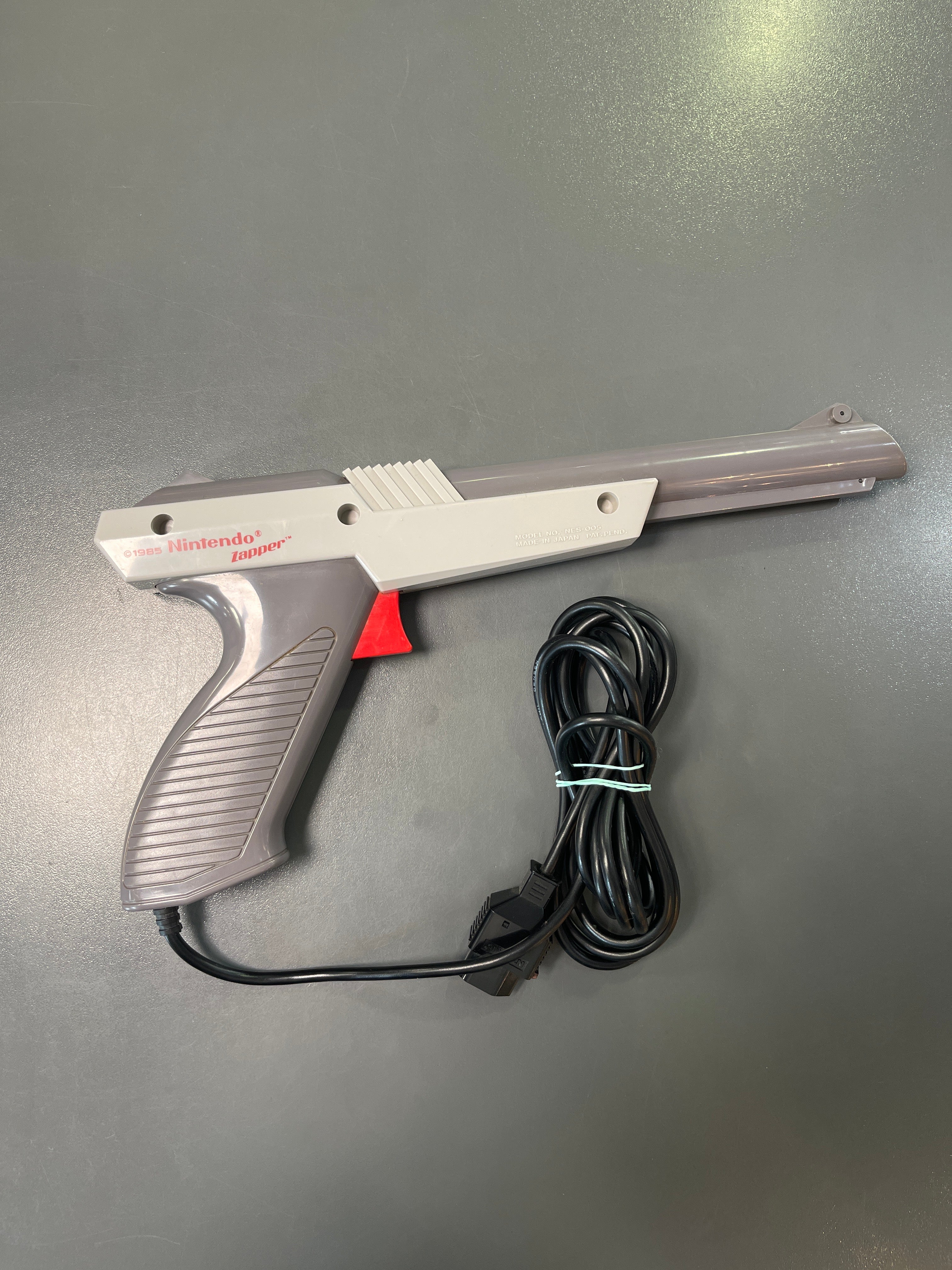 Nintendo NES Light Gun Zapper 1985